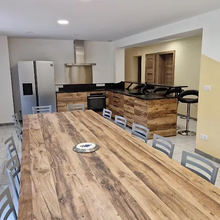 Apartment Gite 3 Etoiles Jusqu'a 12 Pers *